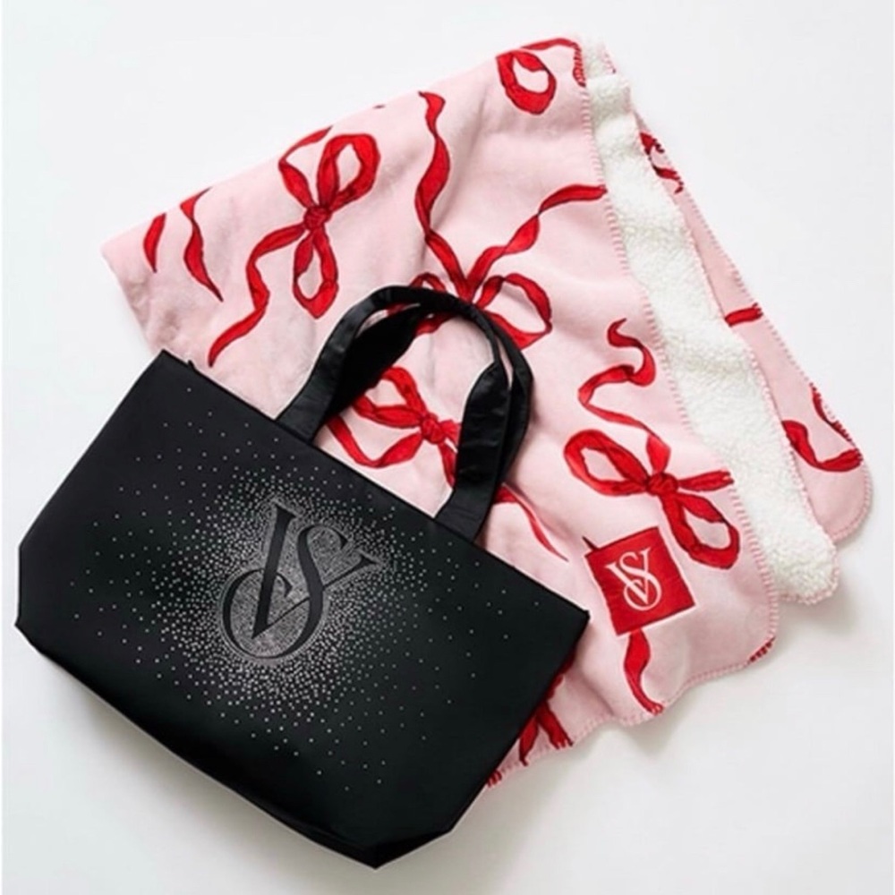 Victoria secret tote and blanket bundle brand new sealed